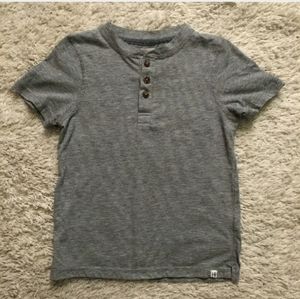 SOVEREIGN CODE University Henley Shirt Sz 6
EUC!